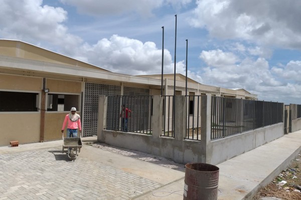 RETOMADA AS OBRAS DA CRECHE NO BAIRRO MIGUEL TELES
