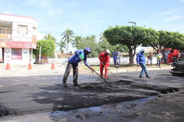 PREFEITURA DE ITABAIANA REALIZA RECUPERAÇÃO DA AVENIDA MANOEL FRANCISCO TELES