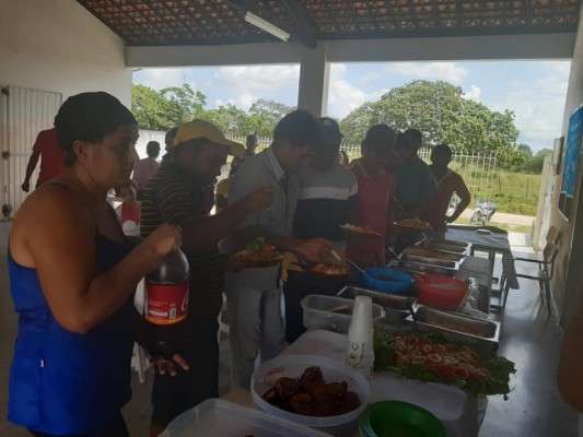 ESCOLA DO POVOADO BASTIÃO CELEBRA DIA DOS PAIS