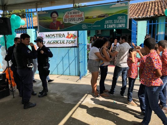 SEDUC PROMOVE BLITZ PARA CONSCIENTIZAR POPULAÇÃO DO CAJAÍBA SOBRE A IMPORTÂNCIA DE CONSERVAR O MEIO AMBIENTE