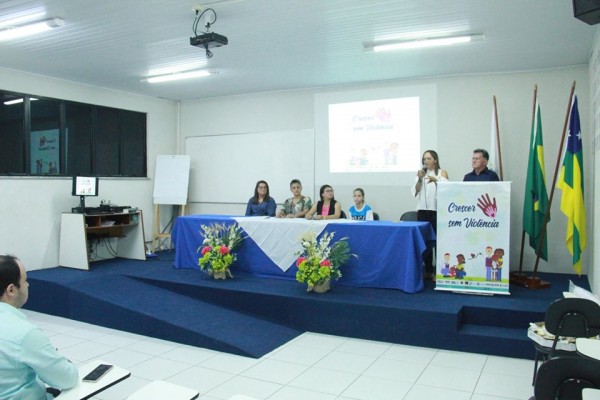 CMDCA PROMOVE SEMINÁRIO NO AUDITÓRIO DA UNIVERSIDADE TIRADENTES