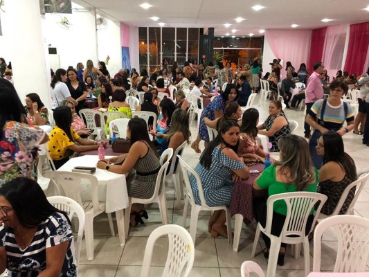 SECRETARIA DE EDUCAÇÃO CELEBRA DIA DOS PROFESSORES COM JANTAR