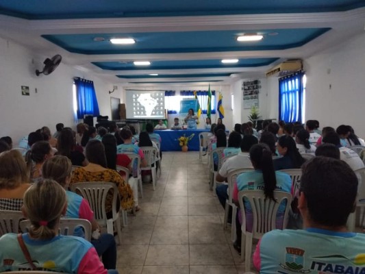 SECRETARIA DE SAÚDE PROMOVE RODA DE CONVERSA SOBRE AVC COM PROFISSIONAIS DO PSF E NASF
