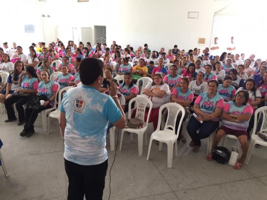 AGENTES DE SAÚDE DE ITABAIANA RECEBEM FARDAMENTOS NOVOS