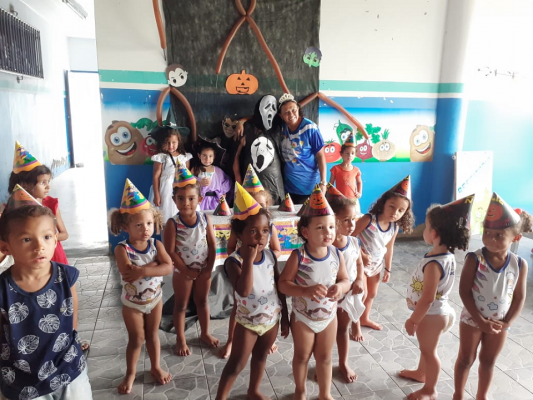 TEVE FESTA DE HALLOWEEN NA CRECHE MARIA NUNES PEIXOTO