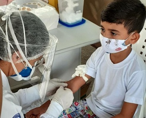 PREFEITURA DE ITABAIANA REALIZA PARCERIA COM UFS PARA REALIZAÇÃO DE TESTAGEM PARA CORONAVÍRUS NA FEIRA LIVRE