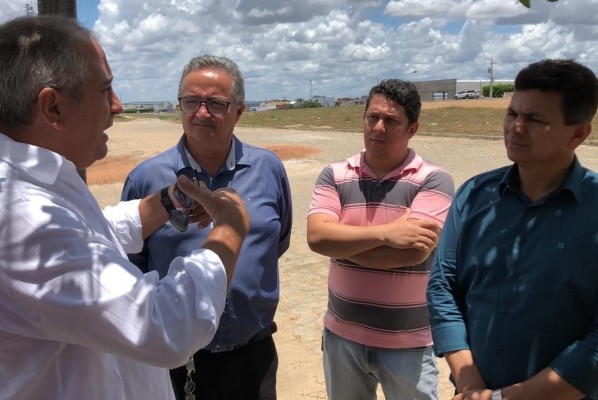 PREFEITO SE ENCONTRA COM SUPERINTENDENTE DO DNIT PARA PEDIR SEGURANÇA NA VIA DO DISTRITO INDUSTRIAL DE ITABAIANA