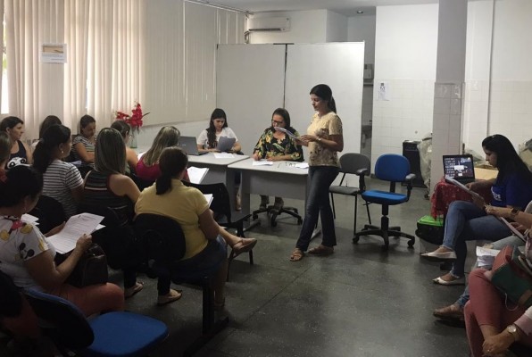 SECRETARIA DA SAÚDE FAZ ENTREGA DOS PROTOCOLOS OPERACIONAIS PADRÃO DOS SERVIÇOS DE FARMÁCIA