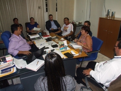 Prefeito de Itabaiana recebe Sintese e confirma pagamento do mês no dia 22