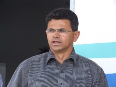 Prefeito Valmir de Francisquinho acerta atrasados com SMTT