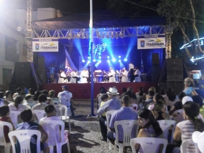 Sociedade Itabaianense Prestigia Concertos Natalinos na Praça
