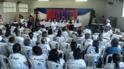 Secretaria Realiza Comemoração do Dia das Mães com Grupo da Terceira Idade