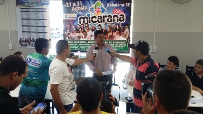 Prefeito Valmir de Francisquinho anuncia atrações da Micarana 2014