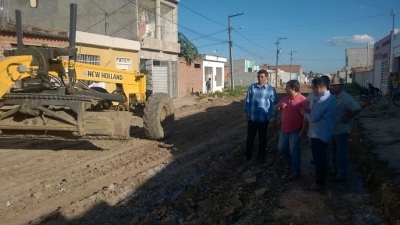 Prefeitura Realiza Calçamento e Operação Tapa-Buraco