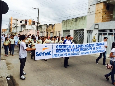 SMTT de Itabaiana e SENAC realizam caminhada pela paz no trânsito
