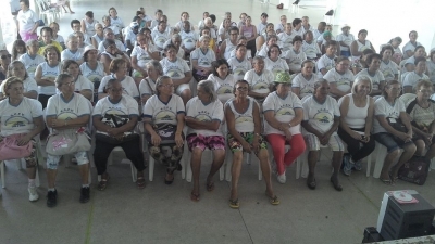 Idosos Recebem Orientações sobre o Câncer de Mama