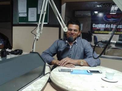 Entrevista: Prefeito Valmir Garante Pagamento do 13º dos Servidores até o dia 22