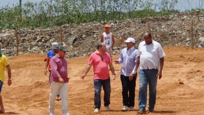 No Povoado Terra Dura Começa Construção do Centro de Triagem de Lixo