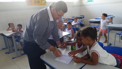 Prefeito Visita Escola do Povoado Taboca