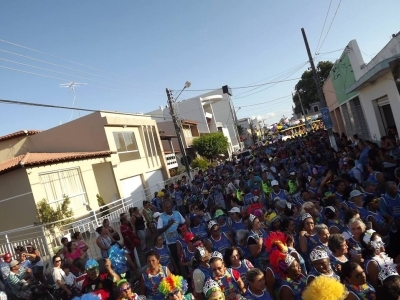 Bloco da Inclusão levou alegria e simpatia Pras ruas de Itabaiana