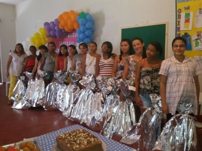Futuras Mamães Recebem Kits de Gestantes