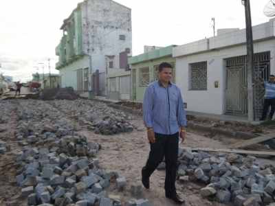 Prefeitura inicia calçamentos