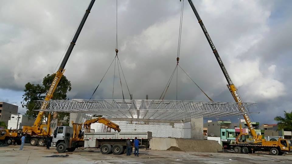 Palco da Praça de Eventos recebe Cobertura