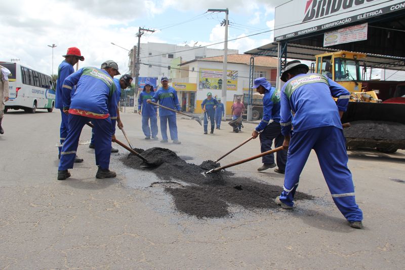 OPERAÇÃO TAPA BURACO NO BAIRRO MARIANGA