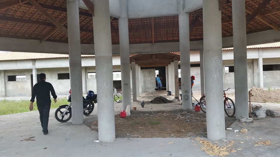ESCOLA E POSTO MÉDICO NO CAMPO GRANDE