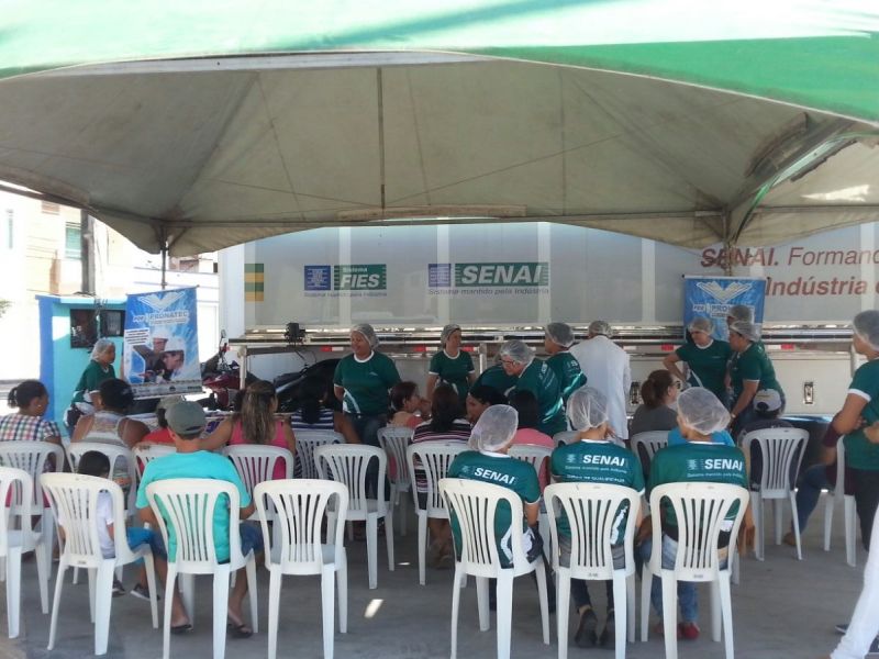 ENCERRAMENTO DE CURSOS COM DEGUSTAÇÃO NA PRAÇA DE EVENTOS DE ITABAIANA
