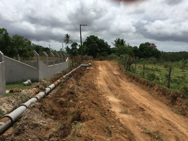 Equipe da Secretaria de Obras realiza ações no Povoado Vermelho