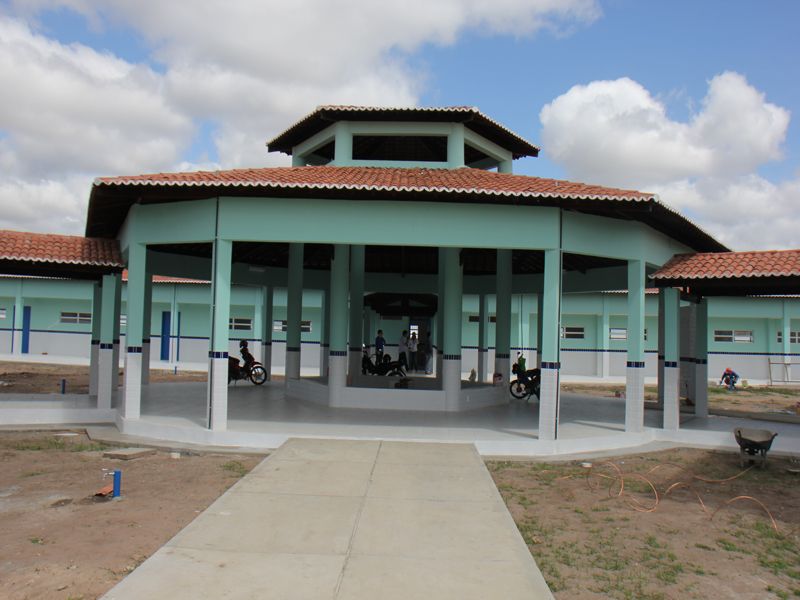 ÚLTIMOS AJUSTES PARA A ENTREGA DA ESCOLA DO BAIRRO CORUJA