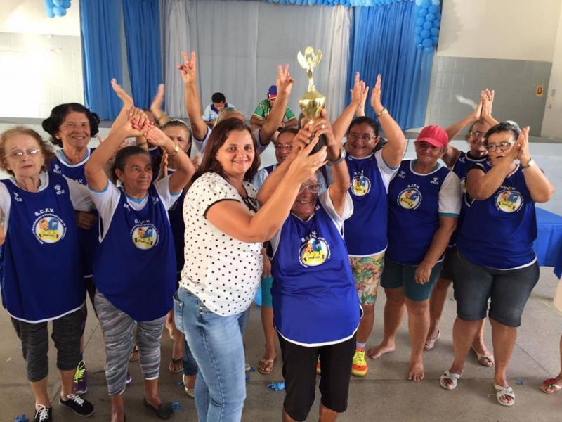 GINCANA COM IDOSOS E ESPECIAIS USUÁRIOS DO SCFV É REALIZADO COM MUITA ALEGRIA.