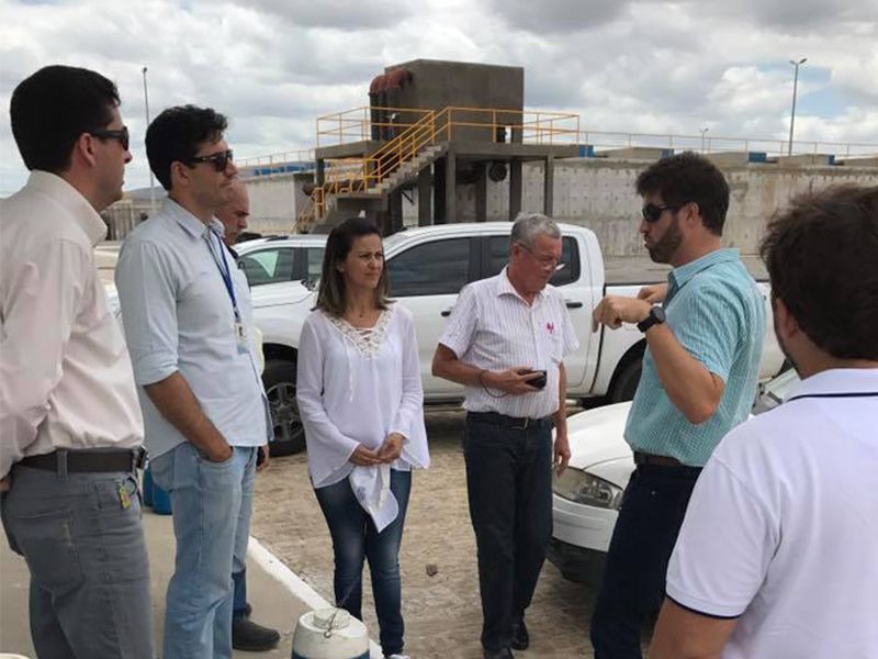 SECRETÁRIA DE OBRAS, URBANISMO, INFRAESTRUTURA E SERVIÇOS PÚBLICOS REALIZA VISTORIA NA ESTAÇÃO DE TRATAMENTO DE ESGOTAMENTO SANITÁRIO JUNTAMENTE COM SUA EQUIPE.