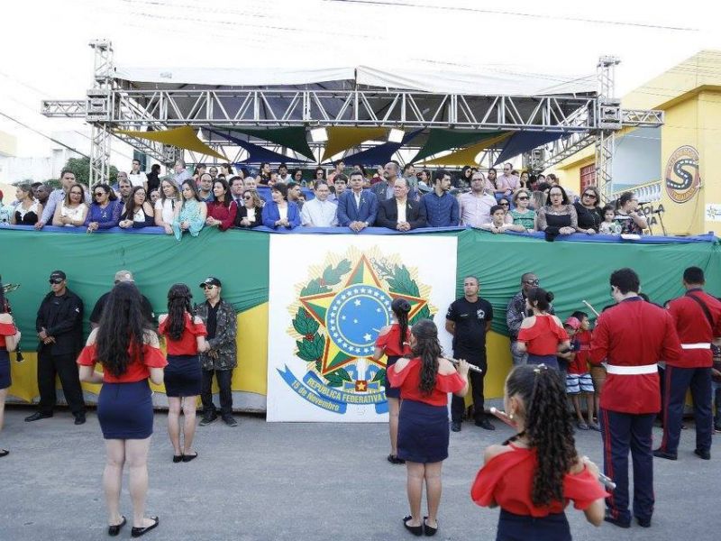 PREFEITURA DE ITABAIANA ENCERRA SEMANA DA PÁTRIA COM UM BELÍSSIMO DESFILE CÍVICO