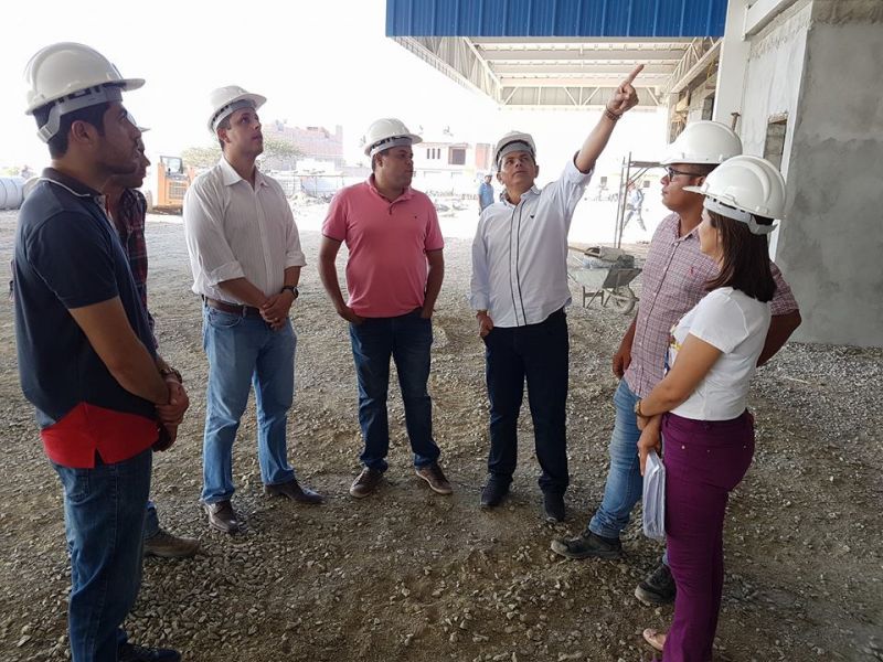 PREFEITO VALMIR JUNTAMENTE COM SECRETÁRIOS E VEREADORES VISITAM OBRAS DO ASSAÍ ATACADISTA EM ITABAIANA