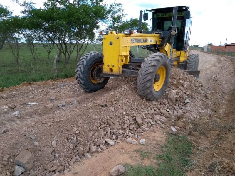 PREFEITURA CONTINUA COM O TRABALHO DE RECUPERAÇÃO DE ESTRADAS VICINAIS