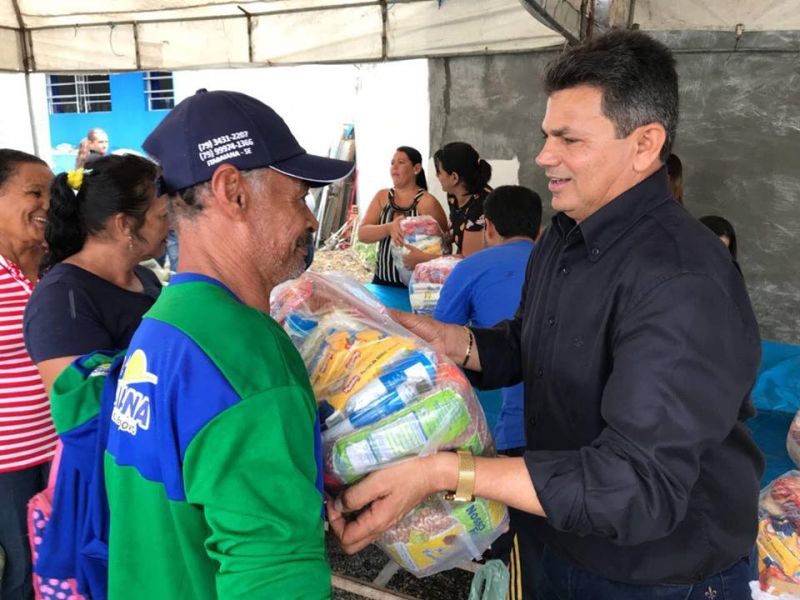 SECRETARIA DE DESENVOLVIMENTO SOCIAL REALIZA ENTREGA DE CESTAS BÁSICAS E DE PEIXES