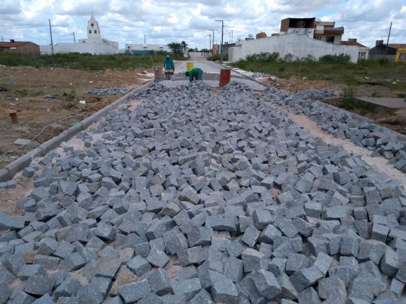 RUA DO BAIRRO CAMPO GRANDE RECEBE CALÇAMENTO