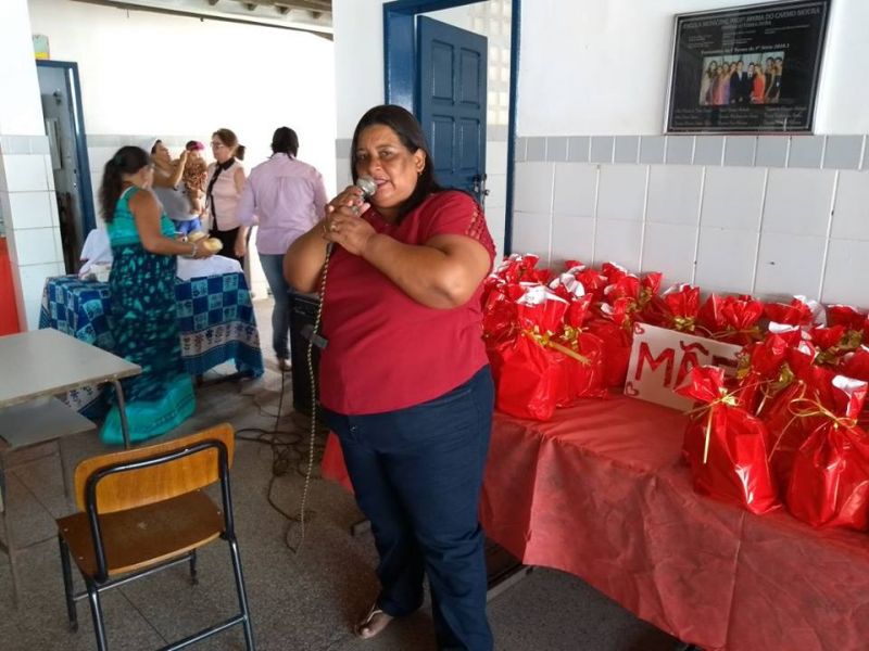 ESCOLA MUNICIPAL PROFª MARIA DO CARMO MOURA COMEMORA DIA DAS MÃES