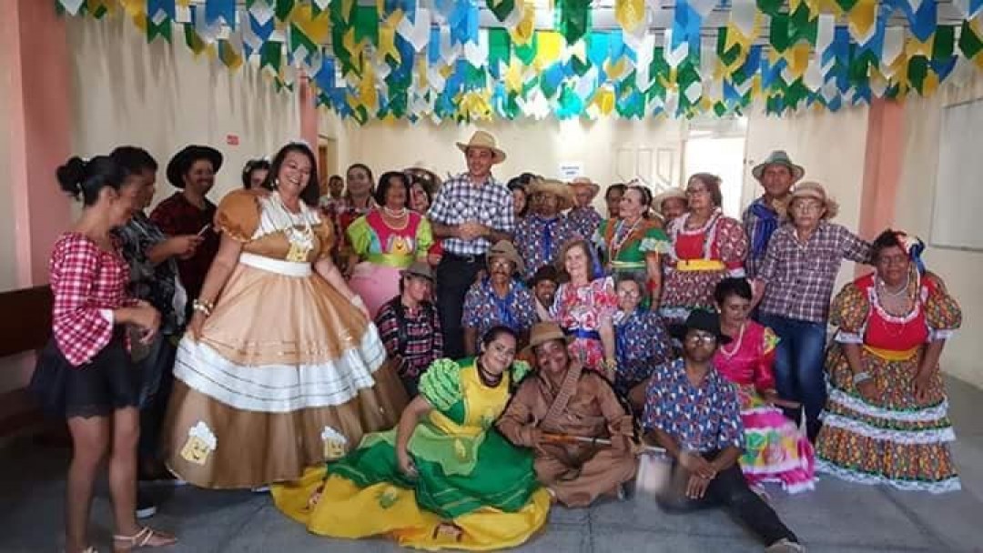 GRUPO LUZ E VIDA SE APRESENTA NA IGREJA DO CARMO