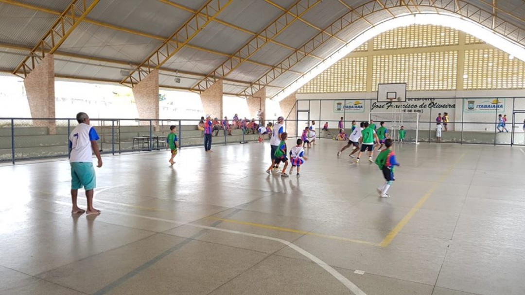 DIA DOS PAIS DA ESCOLA DOM JOSÉ THOMAZ É COMEMORADO COM JOGO E ALMOÇO