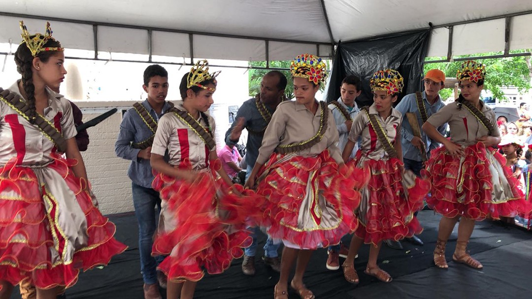 ALUNOS DA REDE MUNICIPAL PARTICIPAM DO 1° ENCONTRO CULTURAL DA EDUCAÇÃO DE ITABAIANA