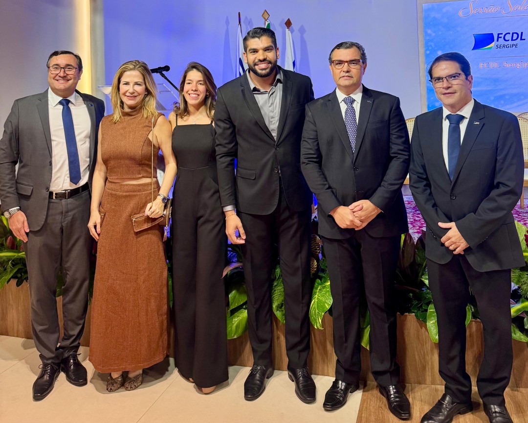 Secretário de Indústria, Comércio e Turismo de Itabaiana participa da cerimônia de posse das novas diretorias da FCDL e CDL de Aracaju