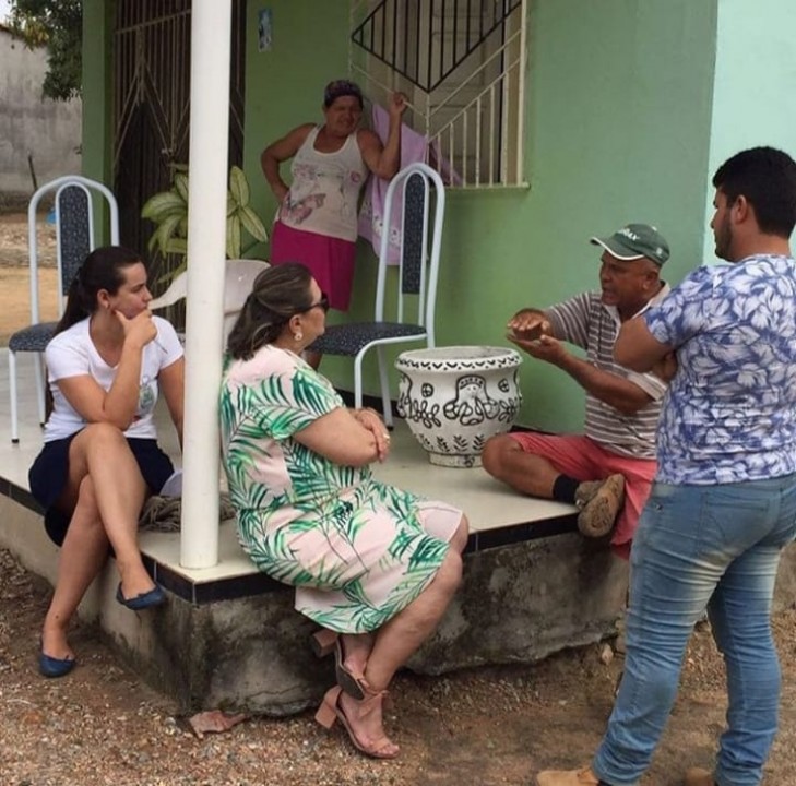 CARMINHA MENDONÇA E O RESGATE SOCIAL E HUMANIZADOR