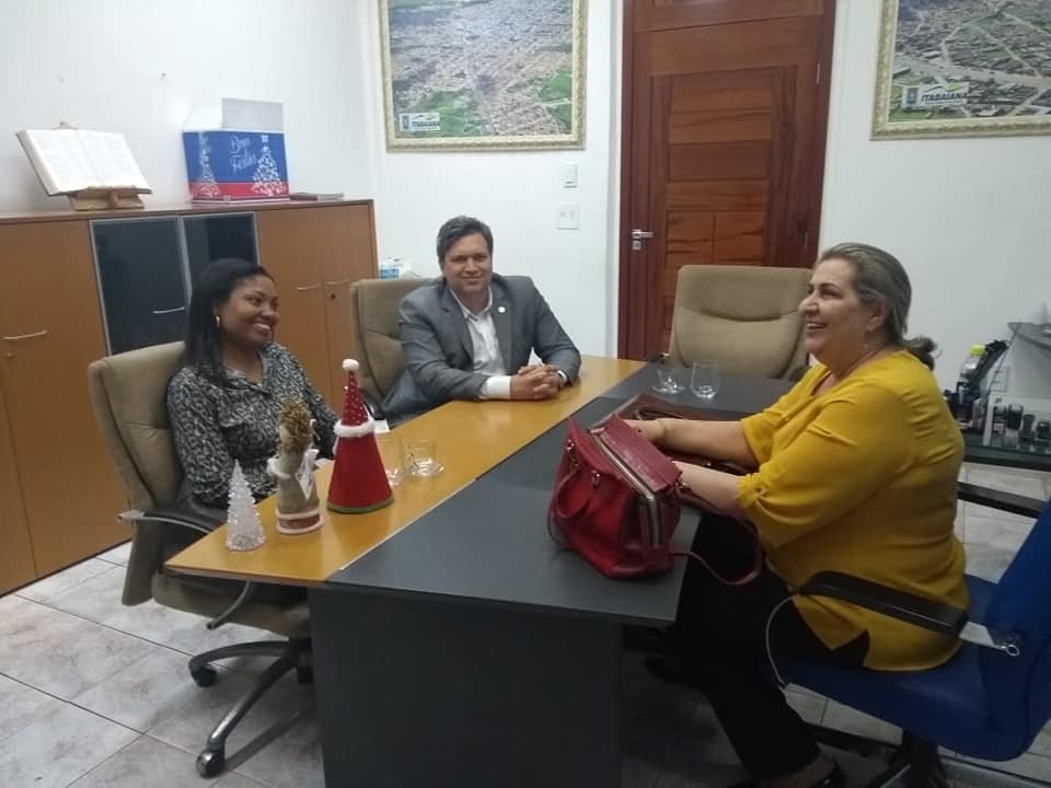 DELEGADO GERAL DE ITABAIANA VISITA A PREFEITA CARMINHA MENDONÇA