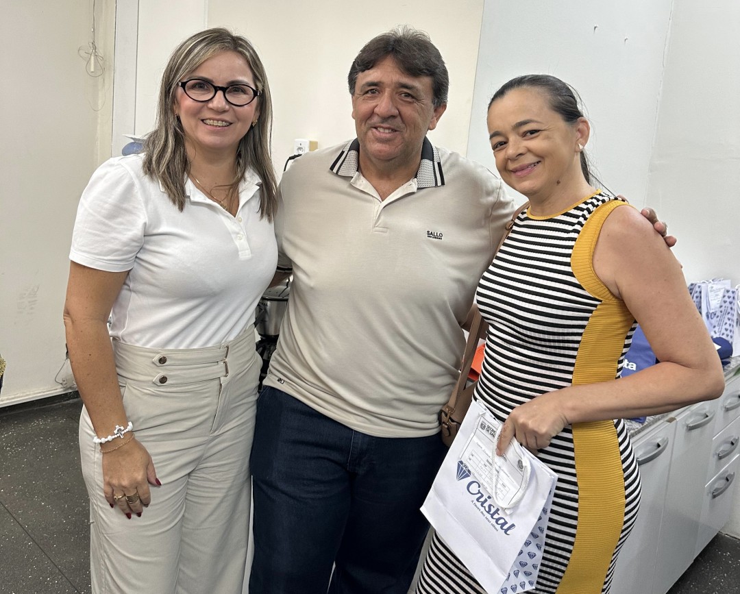 Secretaria de Saúde dá continuidade ao programa “Enxergar Bem” e entrega 155 óculos de grau