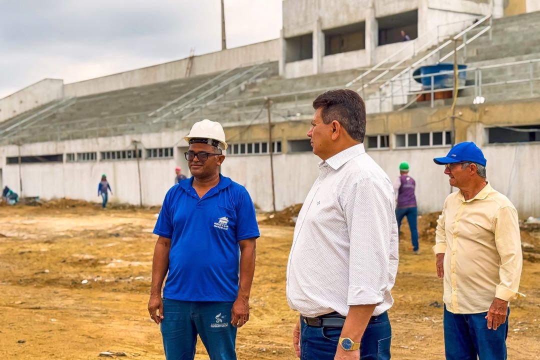 Prefeito Valmir acompanha avanço das obras do Estádio Municipal de Itabaiana