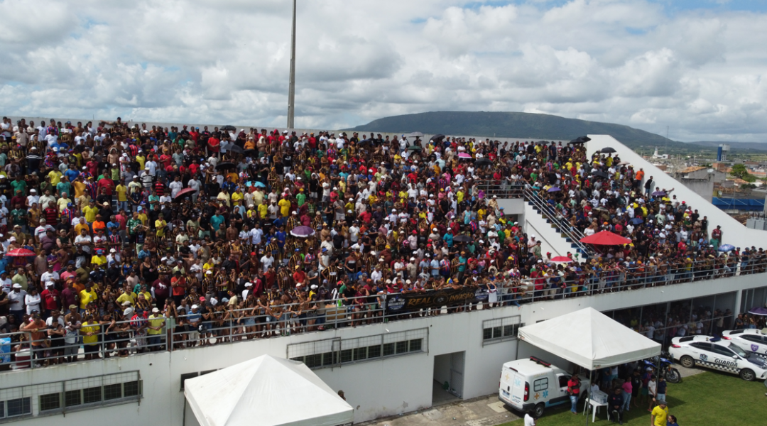 Copa Chico Cantagalo tem final emocionante no Estádio Municipal Francis de Andrade. Real Invasão é o grande campeão!