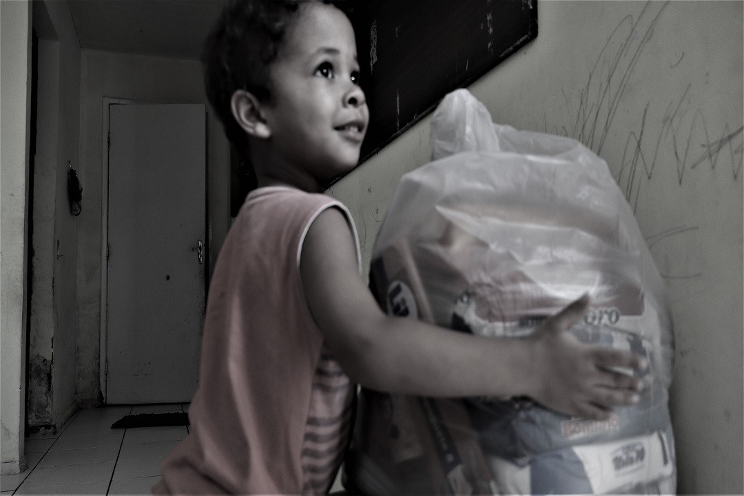 500 cestas básicas são entregues a famílias em situação de vulnerabilidade social